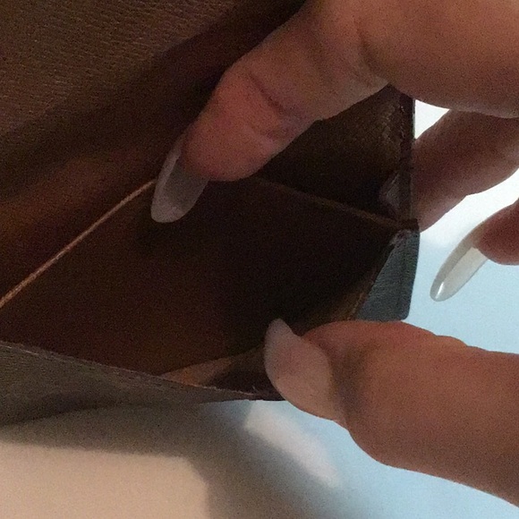 Genuine Louis Vuitton Card Case. - Picture 5 of 9